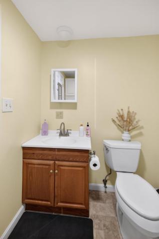 179 Egypt Road Raymond ME 04071