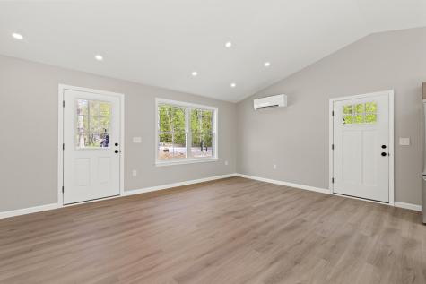 193 Dunton Road Naples ME 04055