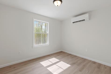 193 Dunton Road Naples ME 04055