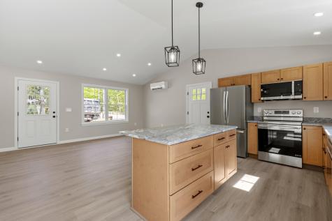 193 Dunton Road Naples ME 04055