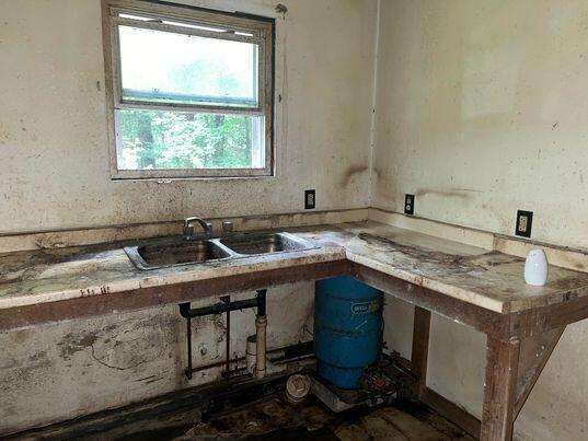 28 Hutchins Lane Winthrop ME 04364