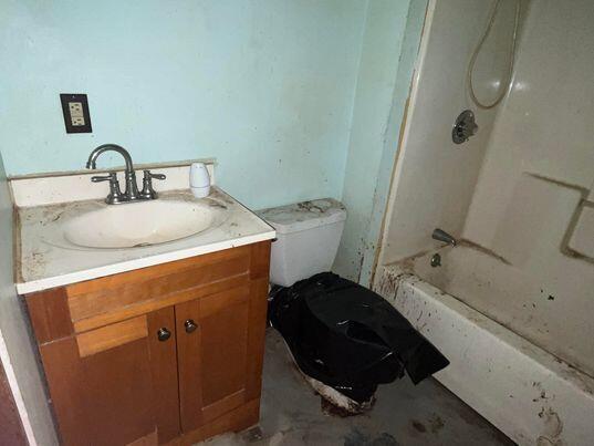 28 Hutchins Lane Winthrop ME 04364