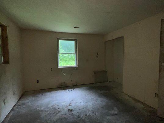 28 Hutchins Lane Winthrop ME 04364