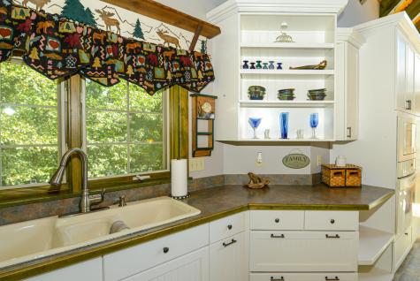 19 Rocky Point Road Raymond ME 04071