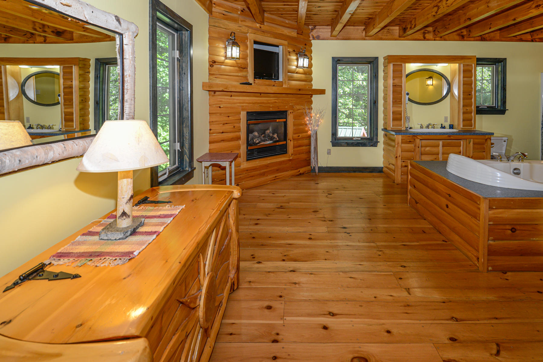 19 Rocky Point Road Raymond ME 04071