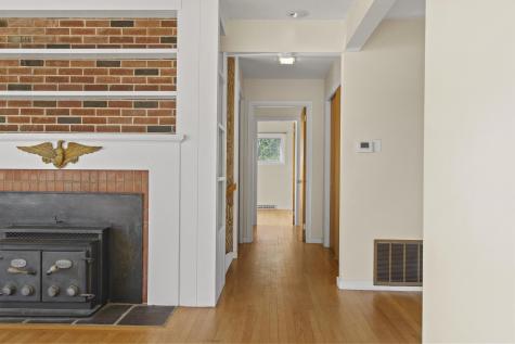 23 Indian Hill Road Boothbay ME 04537