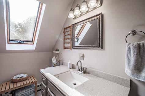 48 Bear Way Norway ME 04268