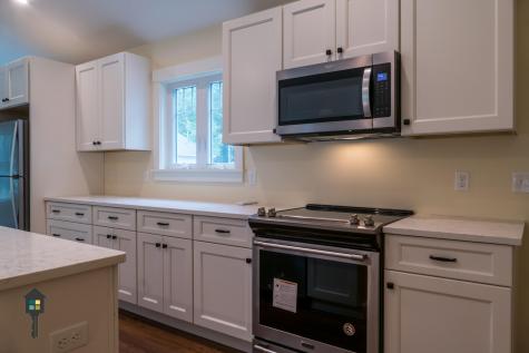 64 Somerset Place Topsham ME 04086