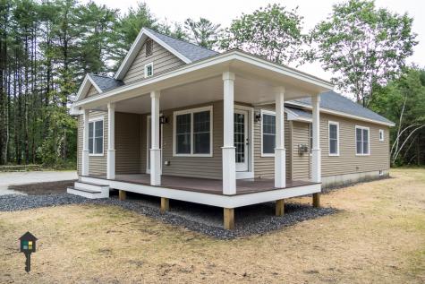 64 Somerset Place Topsham ME 04086