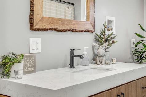 33 Comikev Lane Winterport ME 04496