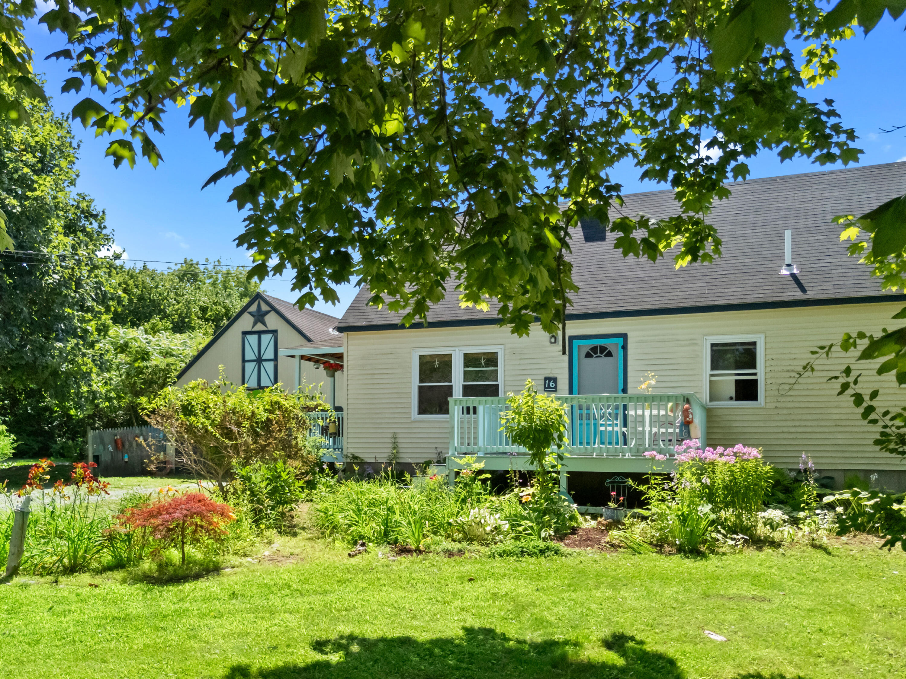 16 Lake Avenue Rockland ME 04841