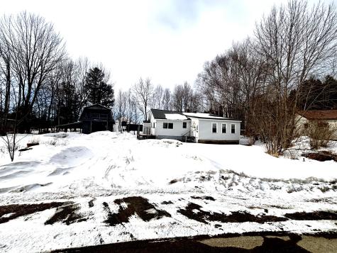 6 Horseshoe Road Medway ME 04460