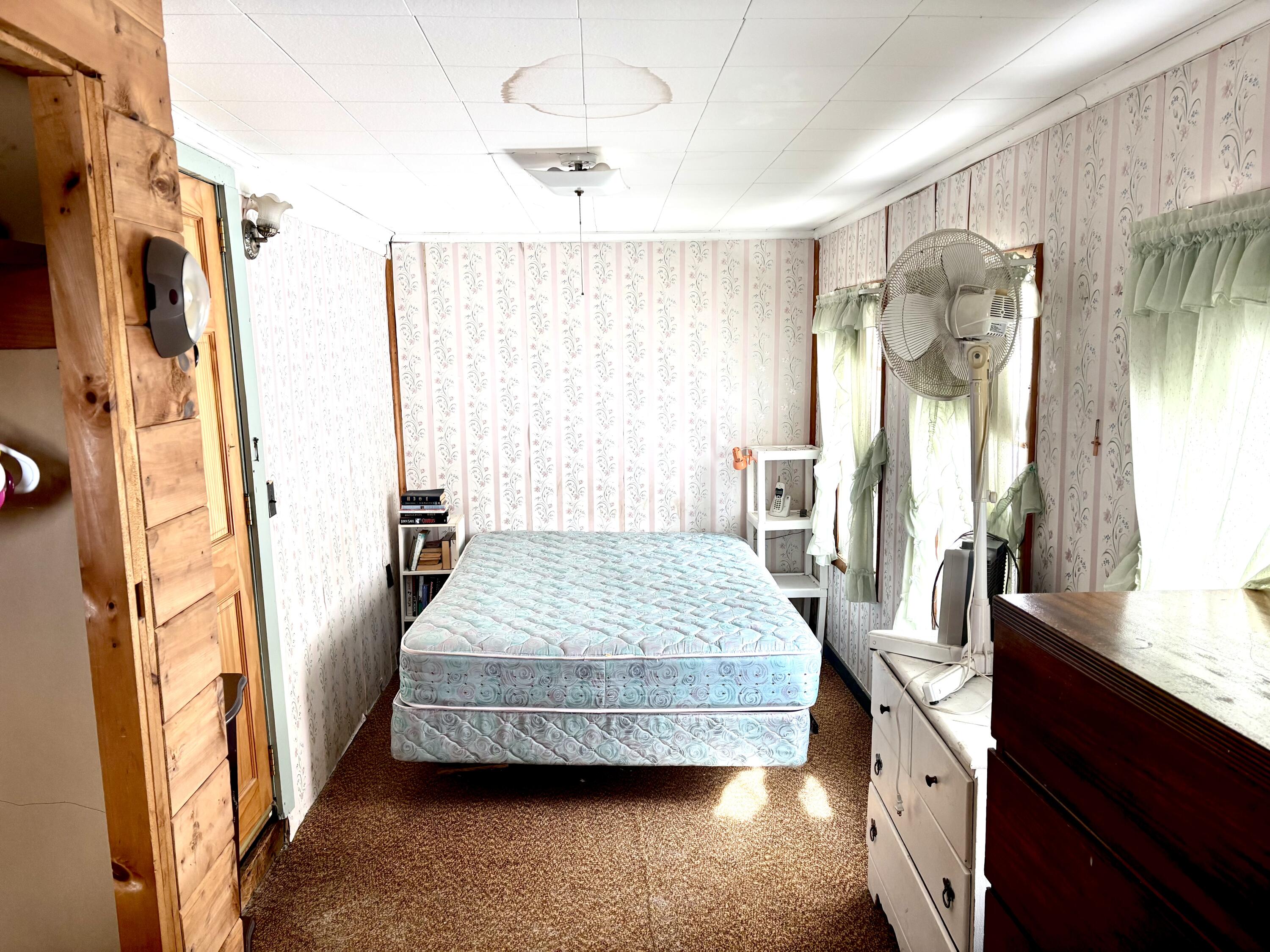 6 Horseshoe Road Medway ME 04460