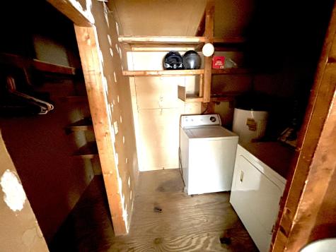 6 Horseshoe Road Medway ME 04460