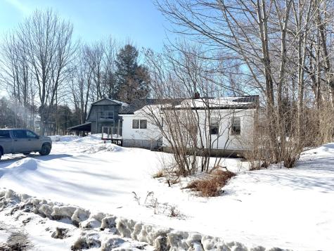 6 Horseshoe Road Medway ME 04460