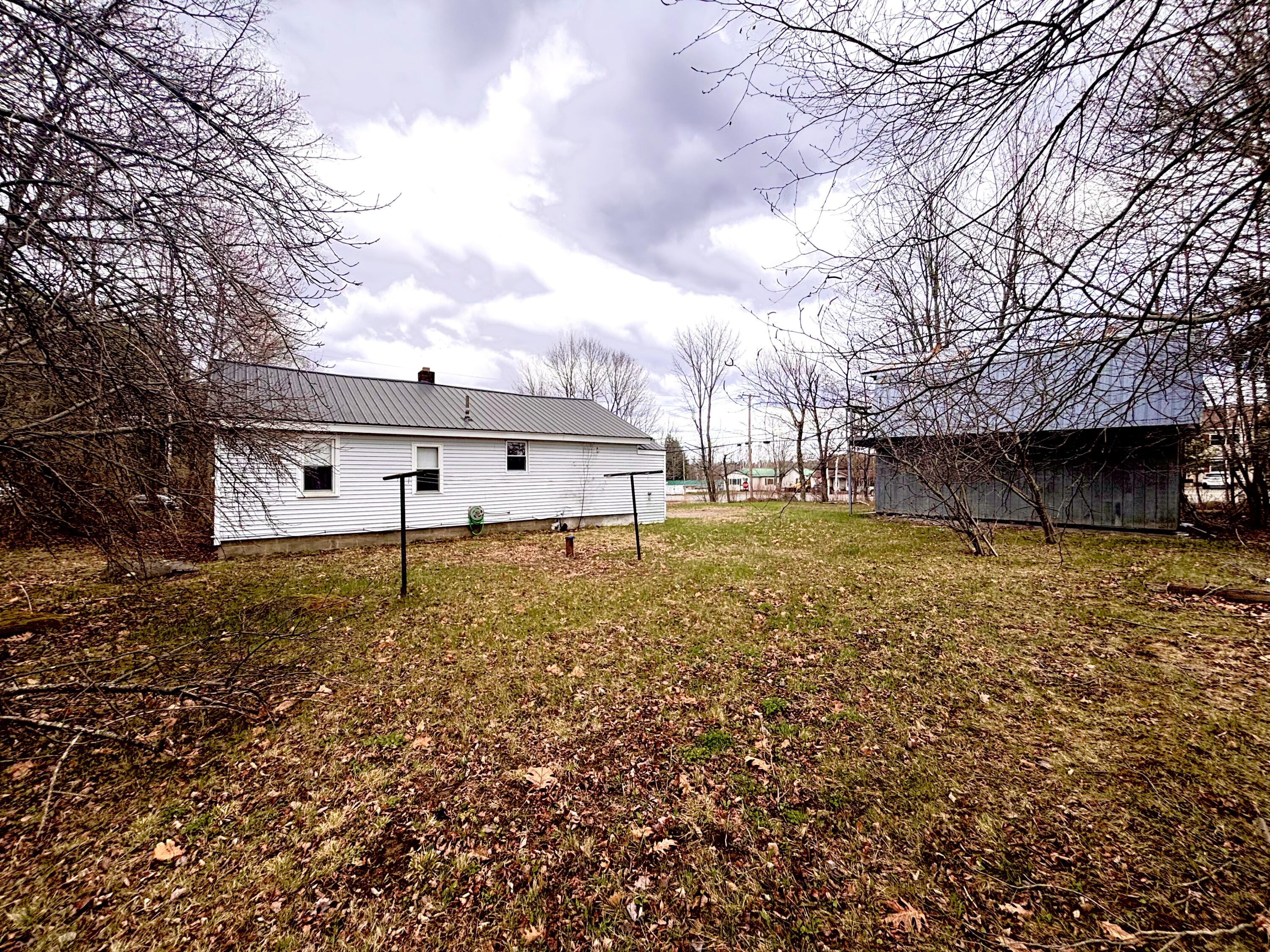 6 Horseshoe Road Medway ME 04460