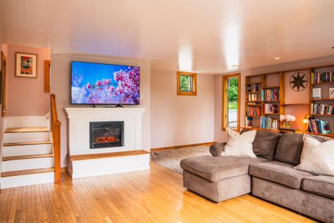 174 Pleasant Street Blue Hill ME 04614