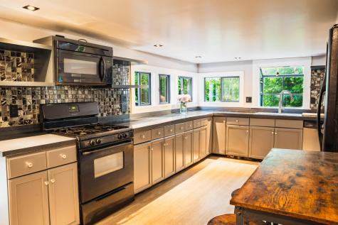 174 Pleasant Street Blue Hill ME 04614