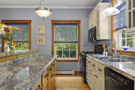 29 Wiscasset Road Boothbay ME 04537