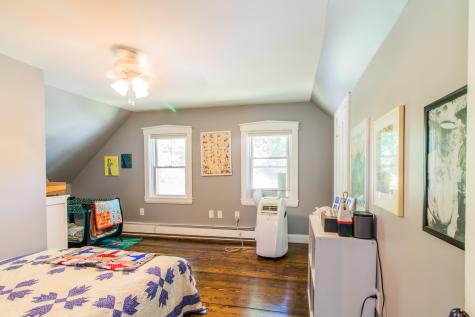 152 Oak Hill Road Auburn ME 04210