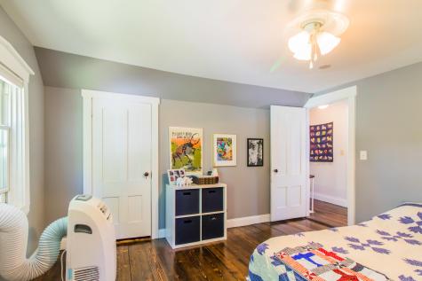 152 Oak Hill Road Auburn ME 04210