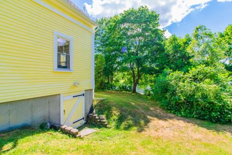 152 Oak Hill Road Auburn ME 04210