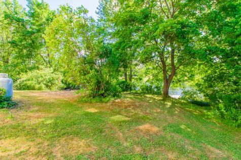 152 Oak Hill Road Auburn ME 04210