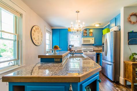 152 Oak Hill Road Auburn ME 04210