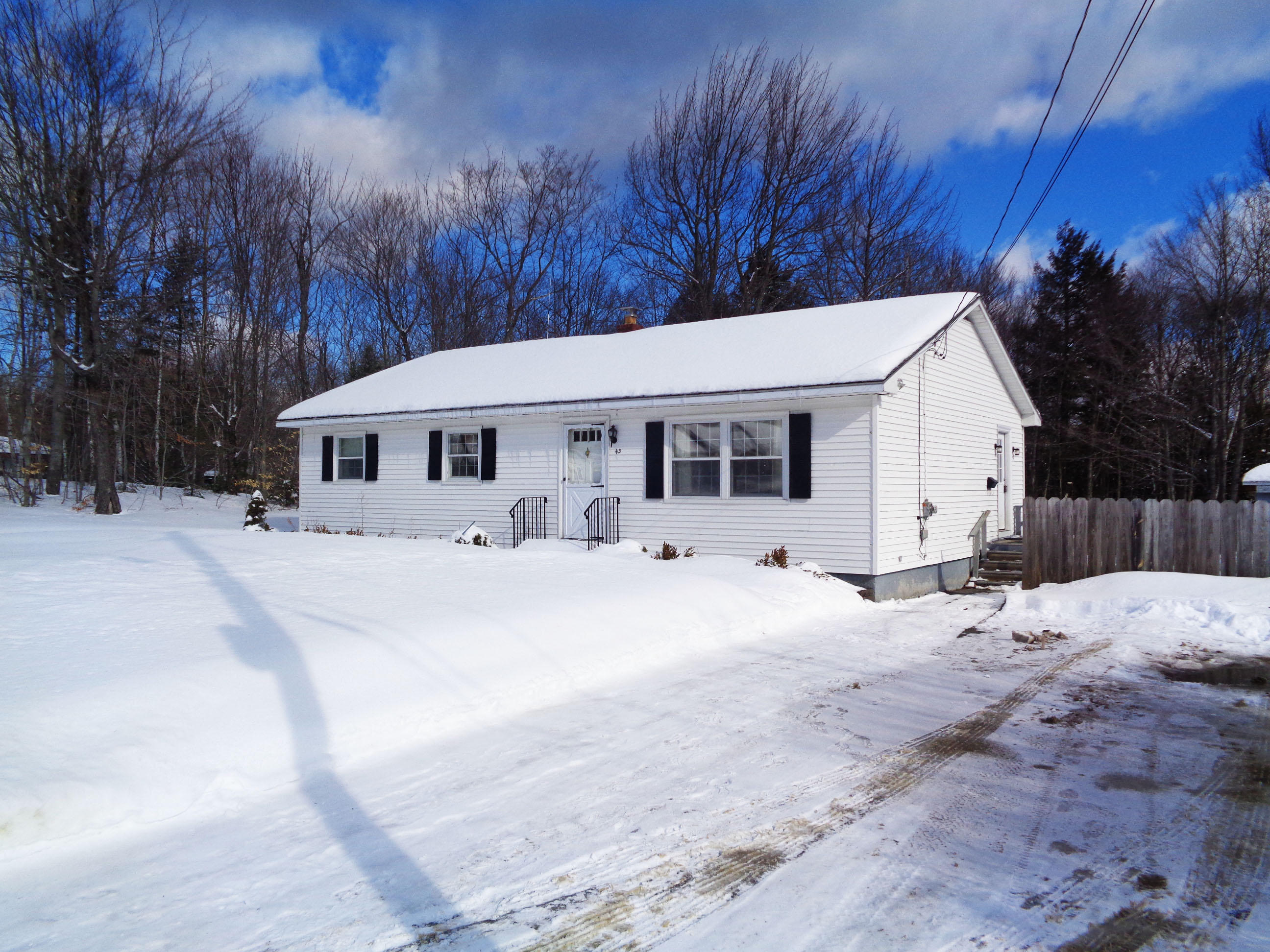 43 Grand Avenue Millinocket Maine Real Estate Listing MLS 1444578