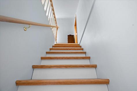 42 Loring Avenue Auburn ME 04210