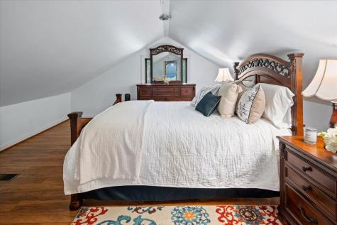 42 Loring Avenue Auburn ME 04210