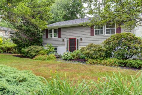 16 Birchwood Avenue Yarmouth ME 04096