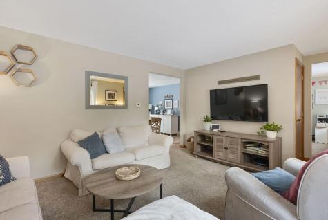 33 Sedgewood Drive Kennebunk ME 04043