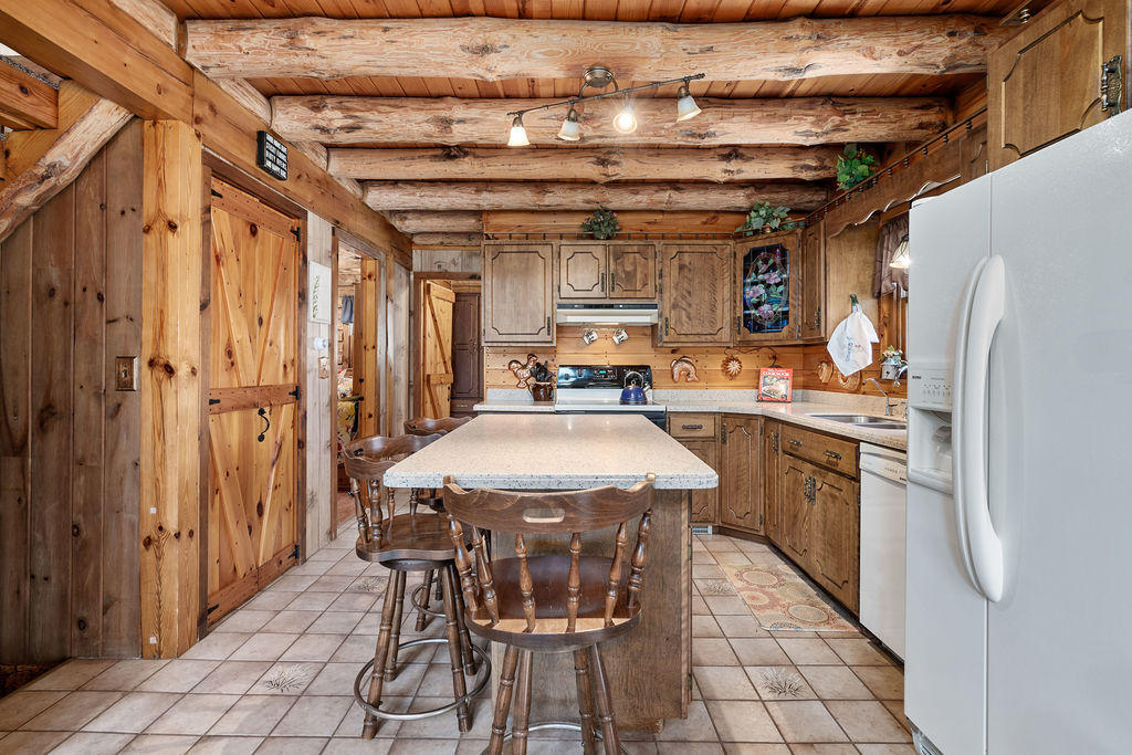 22 Birchwood Lane Poland ME 04274