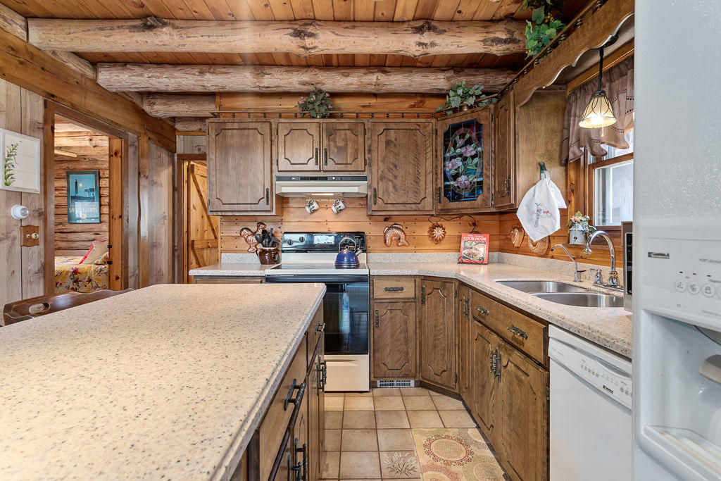 22 Birchwood Lane Poland ME 04274