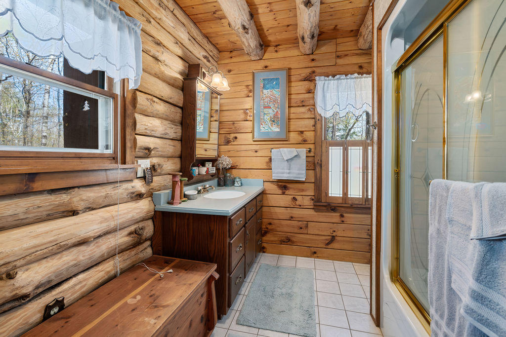 22 Birchwood Lane Poland ME 04274