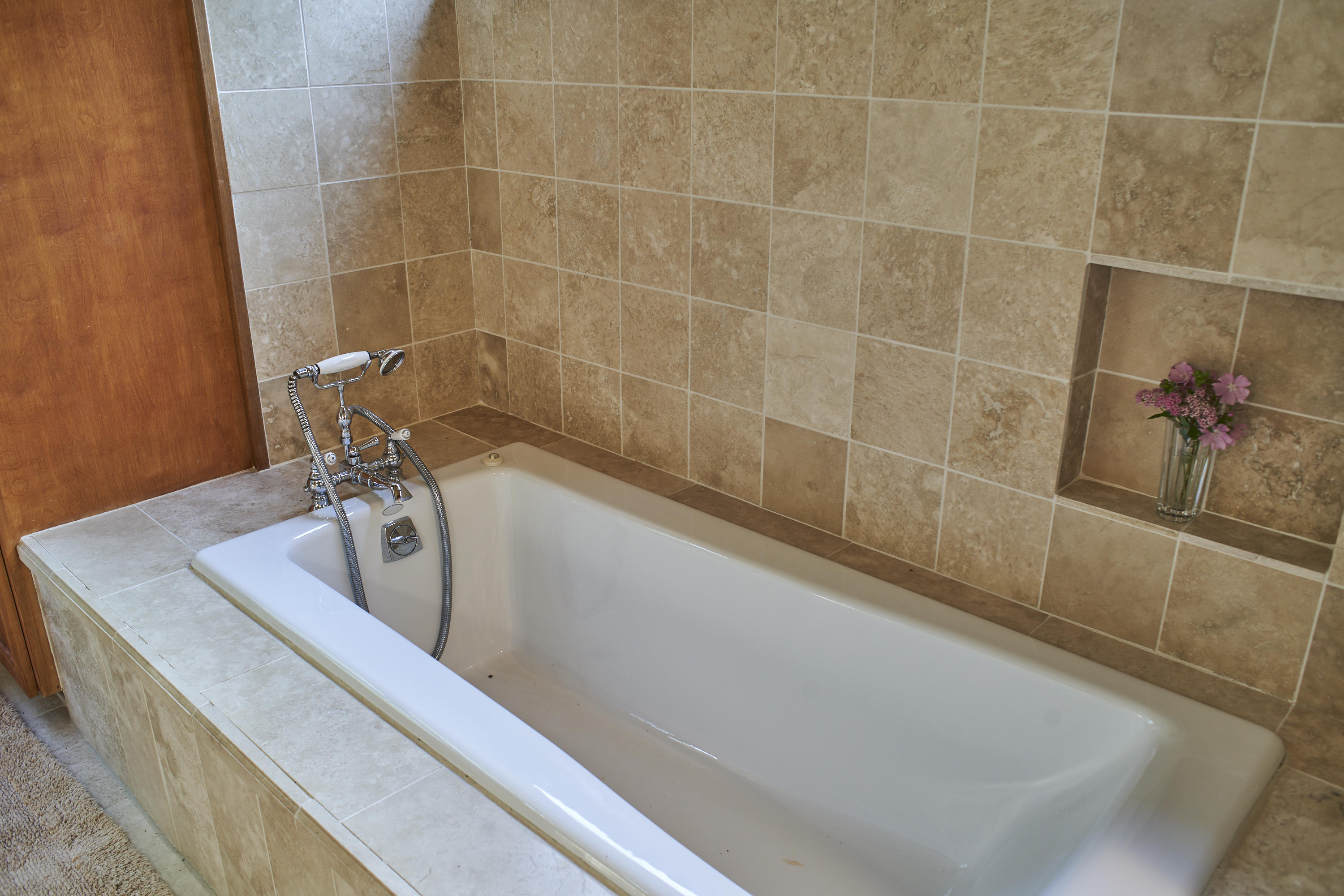 13 Hawthorne Lane Surry ME 04684