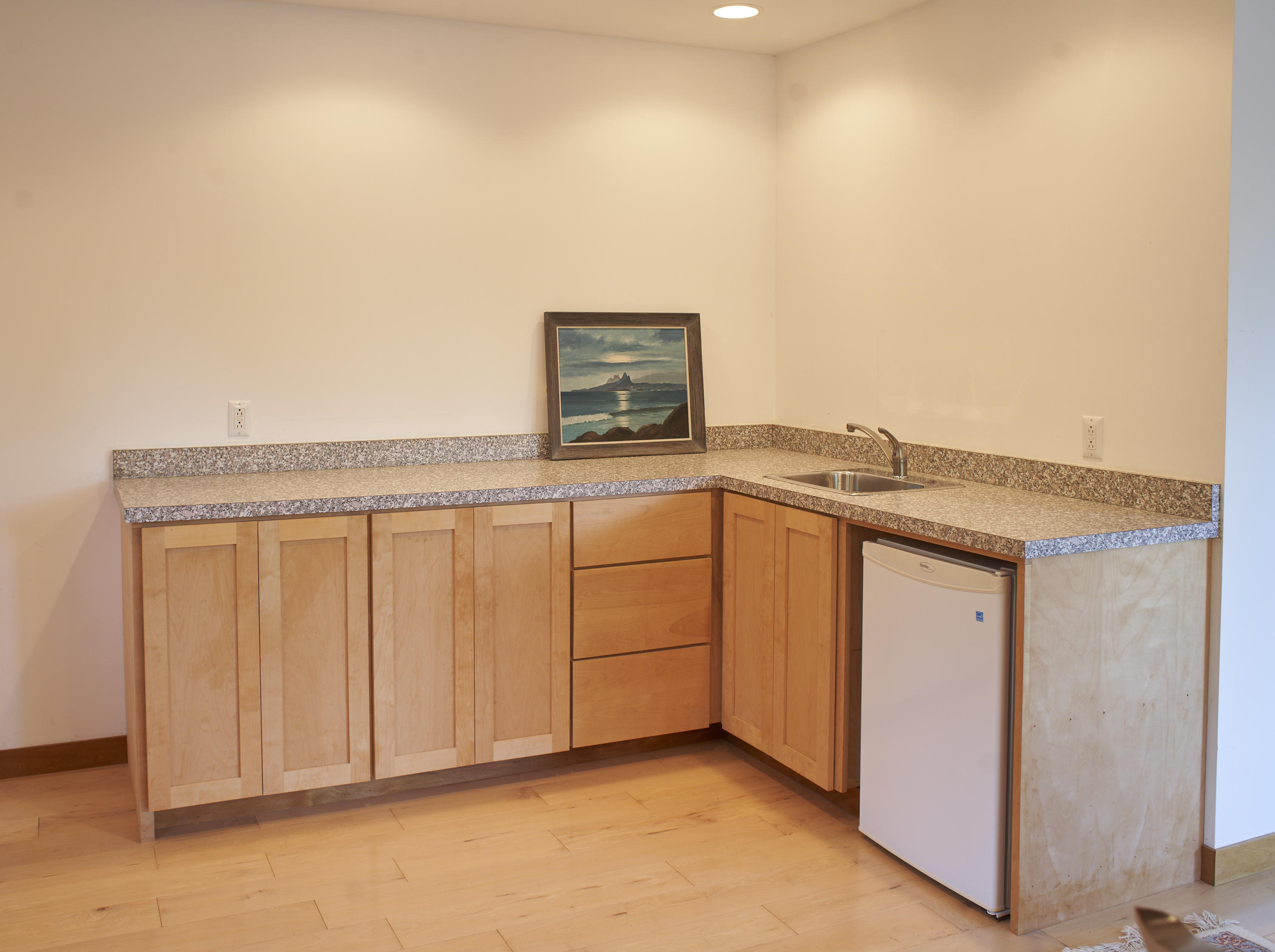13 Hawthorne Lane Surry ME 04684