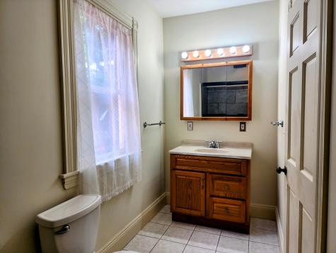 10 Ashe Street Auburn ME 04210