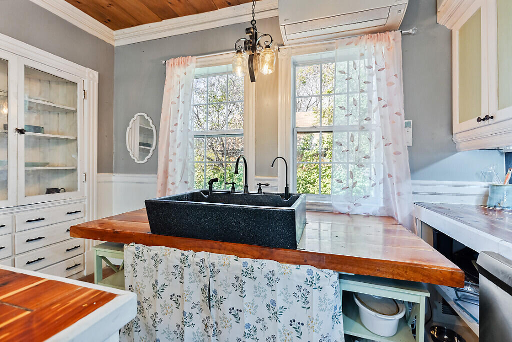 34 Troy Road Burnham ME 04922