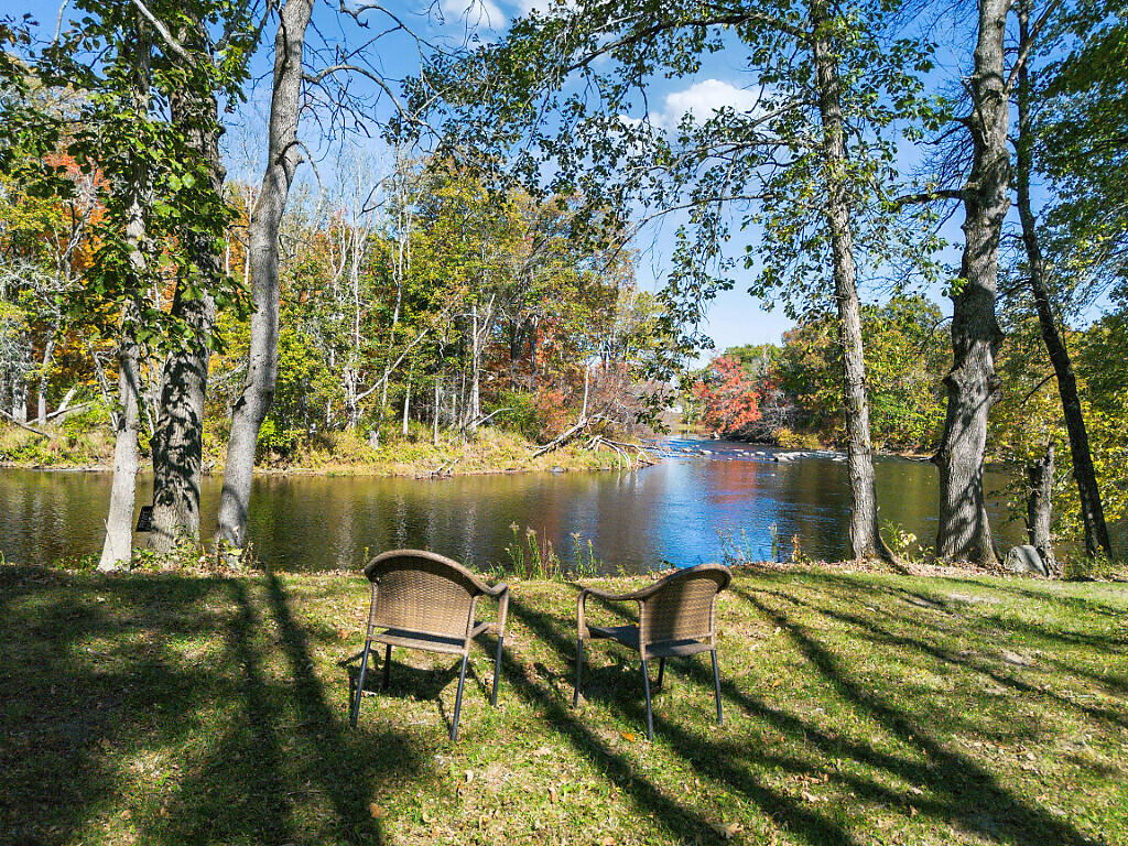 34 Troy Road Burnham ME 04922