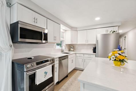 27 Avon Street Sanford ME 04073