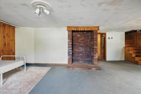 142 Hogan Road Lewiston ME 04240