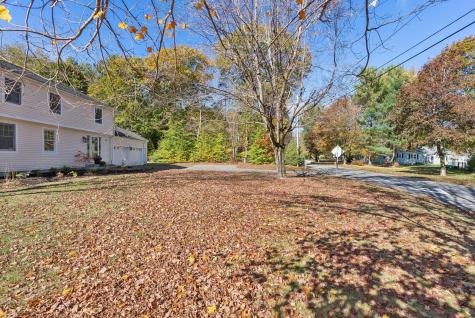 13 Hedgerow Drive Cumberland ME 04021