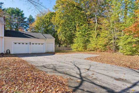 13 Hedgerow Drive Cumberland ME 04021