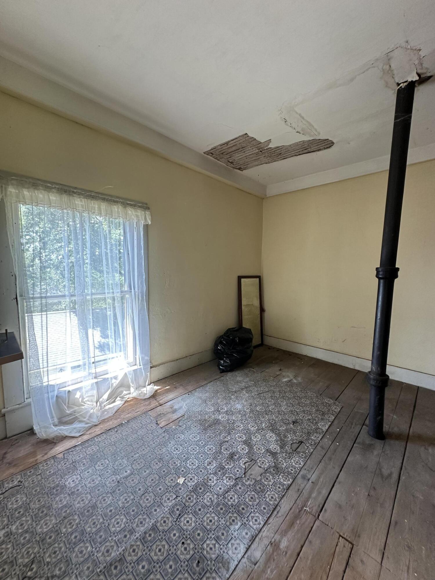 24 Old Route 1 Waldoboro ME 04572