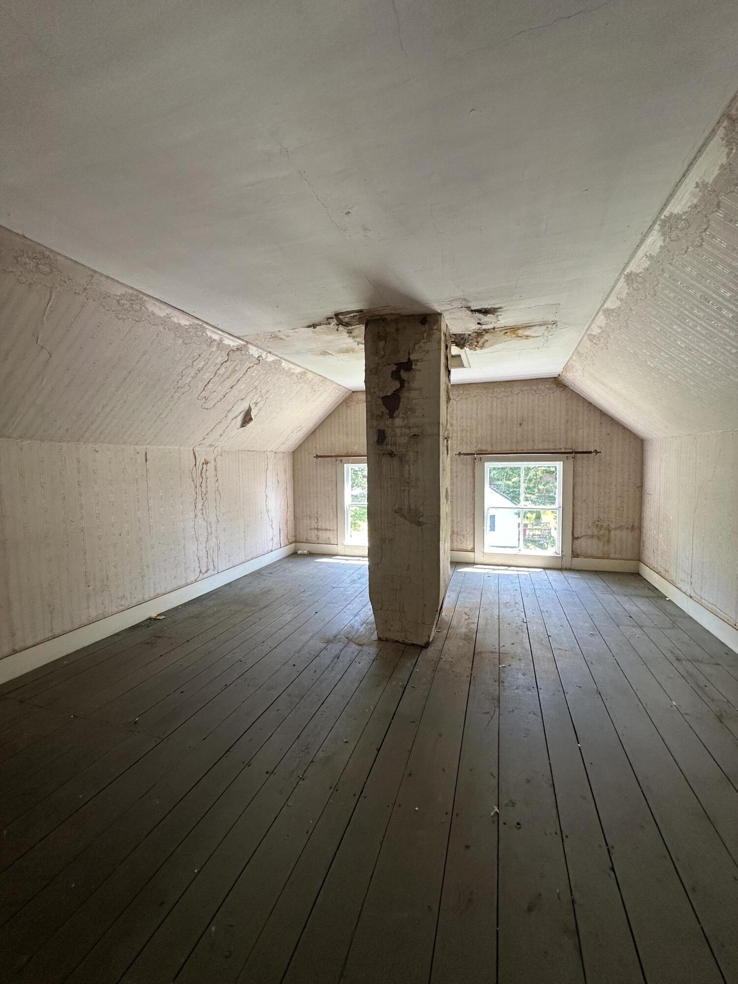 24 Old Route 1 Waldoboro ME 04572