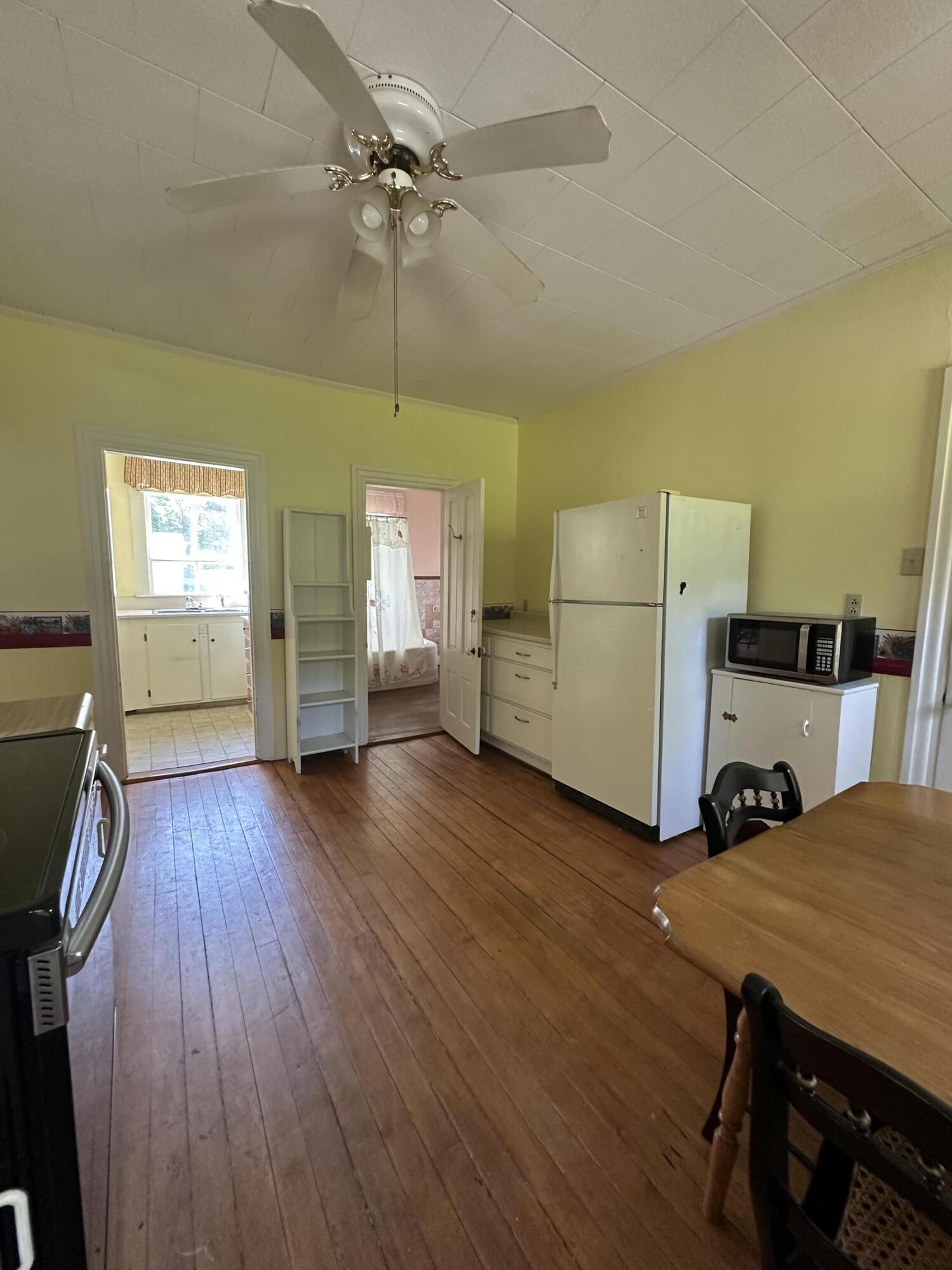 24 Old Route 1 Waldoboro ME 04572