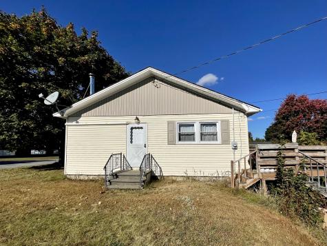 29 North Street East Millinocket ME 04430