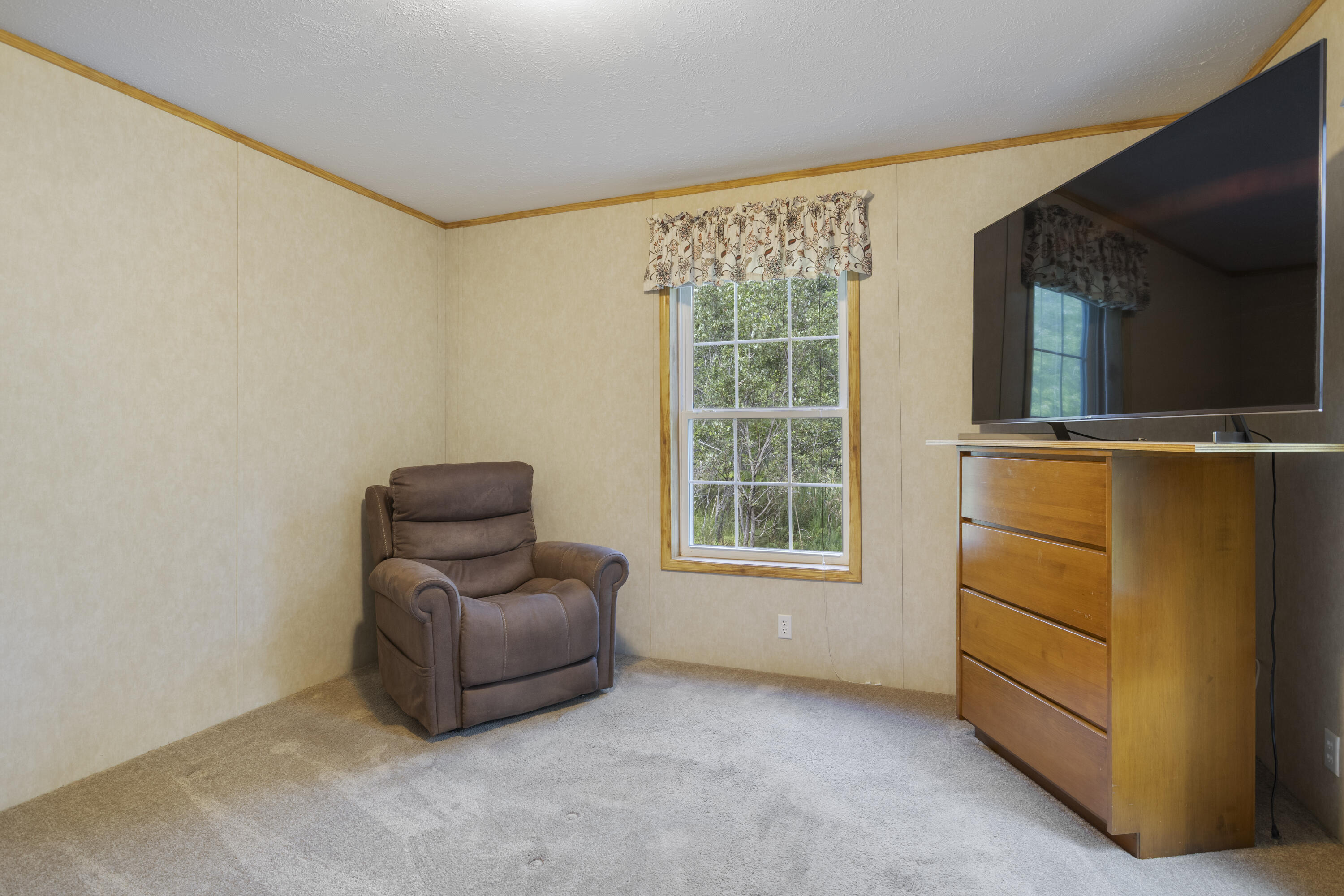 19 Old Route 26 Paris ME 04281